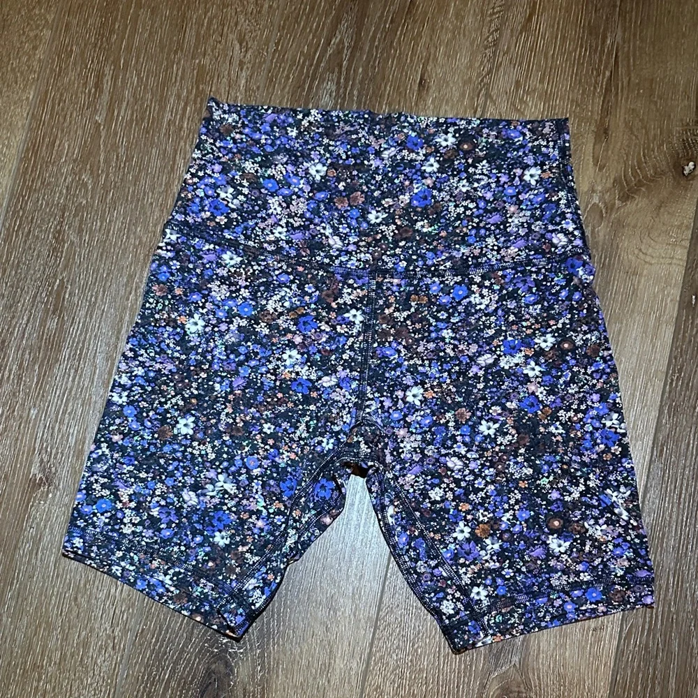 Lululemon High-Waisted Bike Shorts - Picture 1 of 4